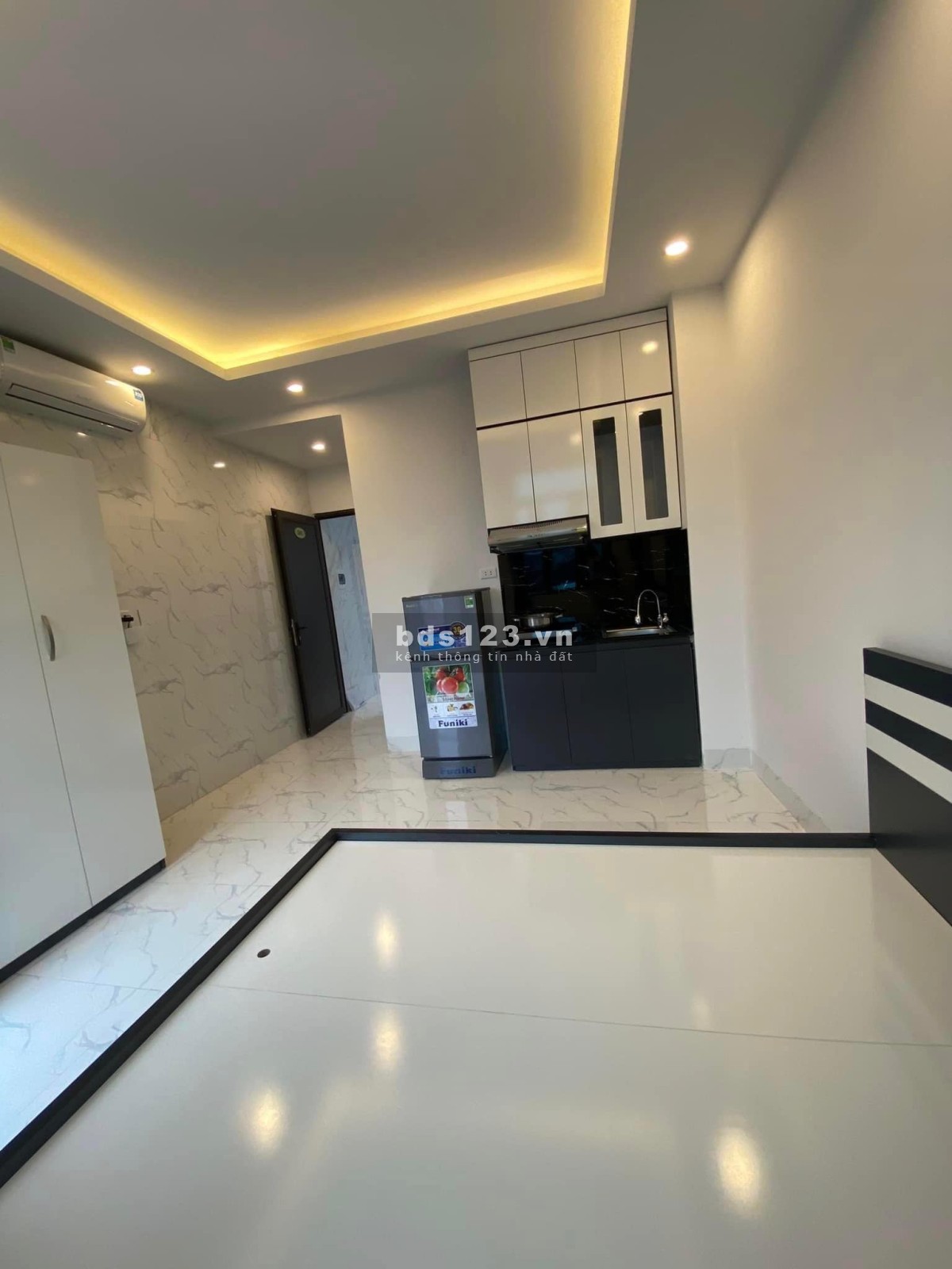 Bán toà CCMN 7 tỷ có thang máy - 11 phòng khép kín - Dòng tiền 50tr/tháng