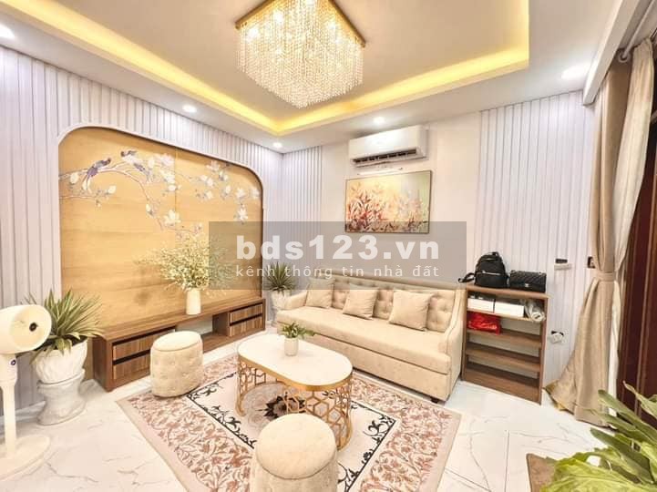 Bán nhà phố Bạch Mai, Hai Bà Trưng 41m, 4 tầng, mặt tiền 4.2m, giá 5.45 tỷ.