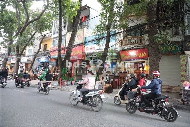 Bán đất mặt phố La Thành 60m2, mặt tiền 4m chỉ 17.9 tỷ Ngọc Khánh, Ba Đình.