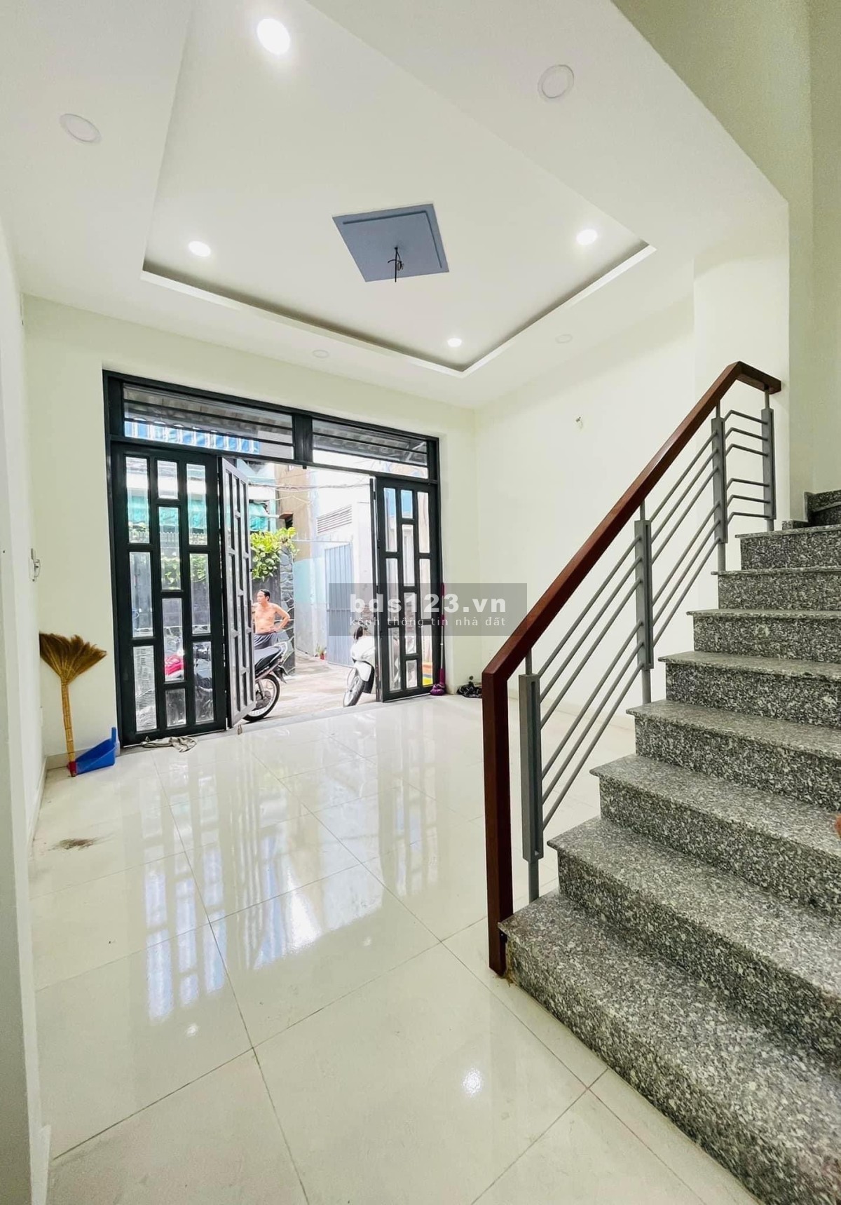 Bán nhà 1 trệt 1 lầu Thiên Phước P9 Tân Bình 42M2 4Ttỷ150 SHR hẻm oto 4,5m rộng thoáng, 0931769418