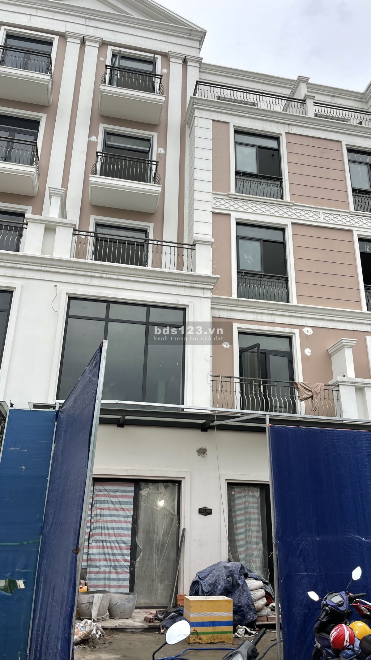 Cho thuê mặt bằng nhà phố shop house 5 tầng ngay cổng trường…