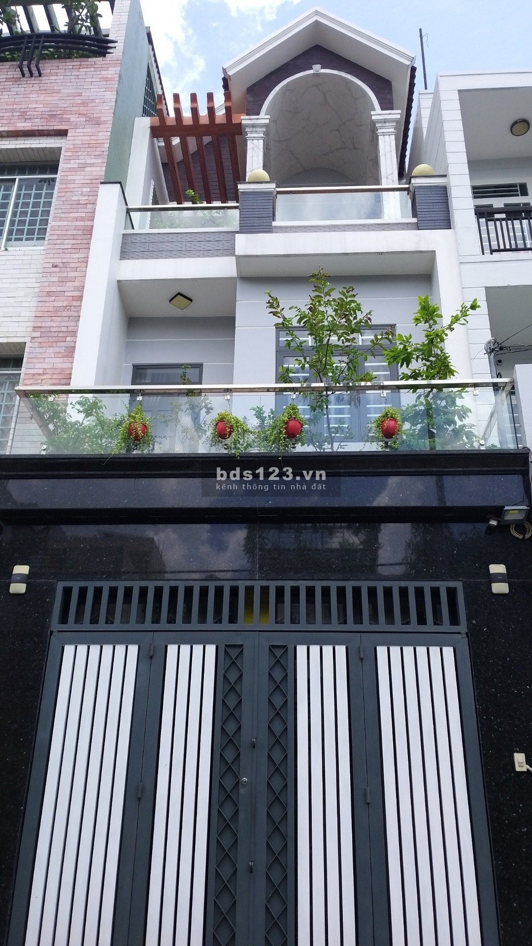 Cho thuê nhà mặt tiền 268 Sư Vạn Hạnh Q10. Nhà mới 6x20m 4T 460m2 chỉ 55 triệu