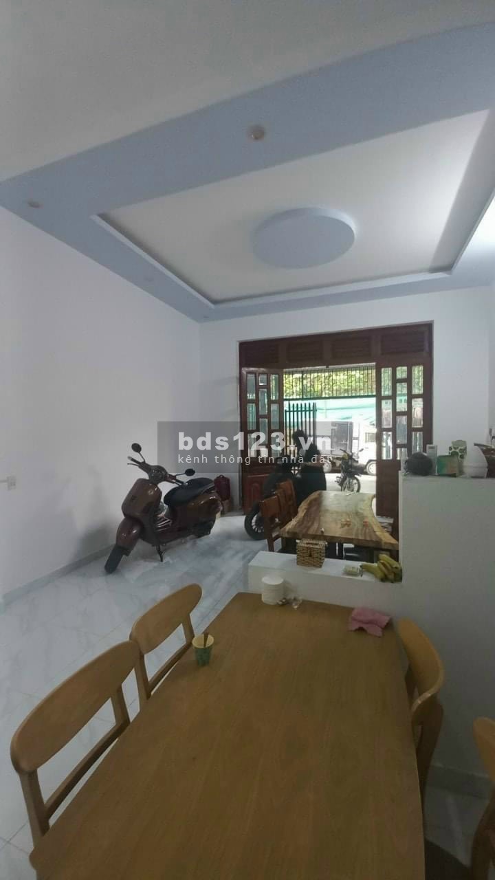 Bán nhà 5x22, sổ riêng thổ cư, sân oto, ngay UBND Trảng Dài chỉ 2ty3