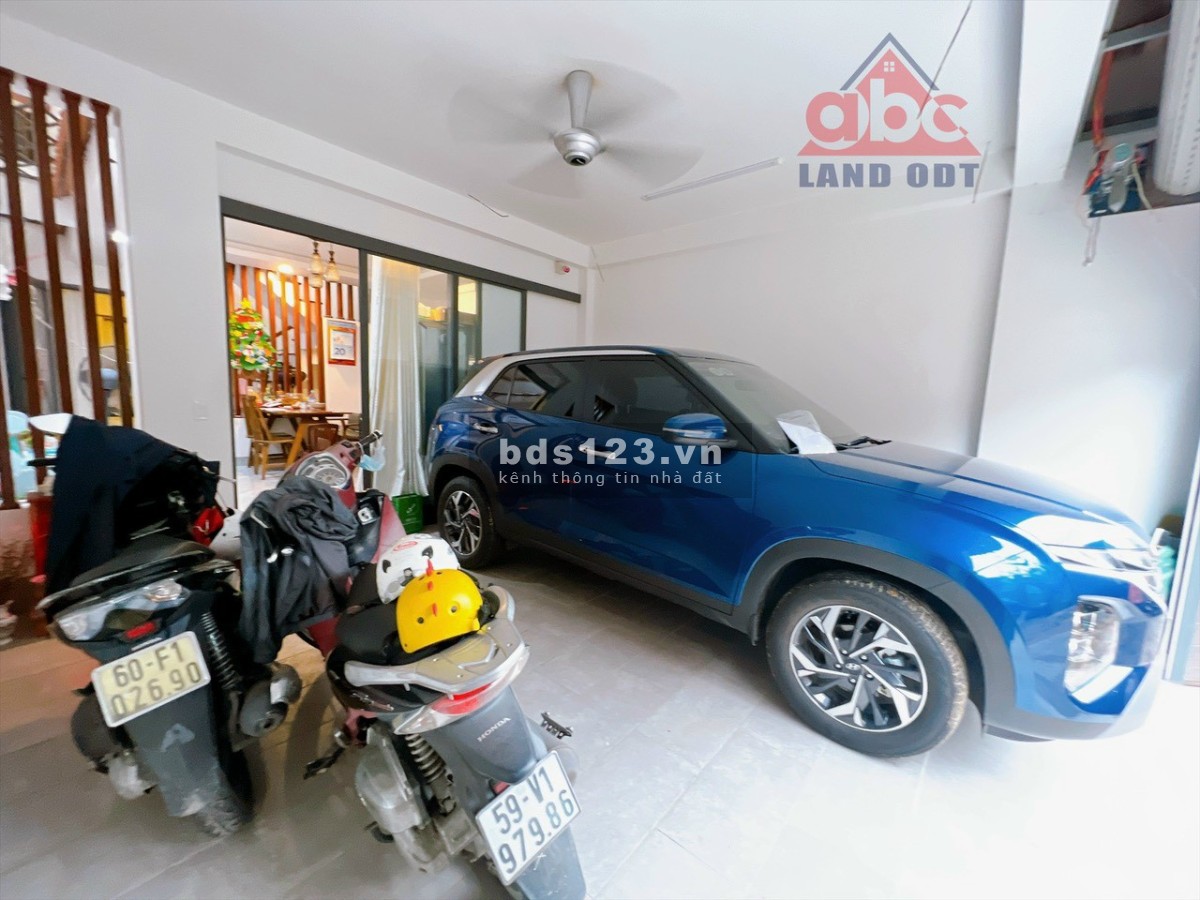 Giảm mạnh, bán gấp nhà lầu mới, đẹp gần Vincom, sân oto chỉ 3ty550