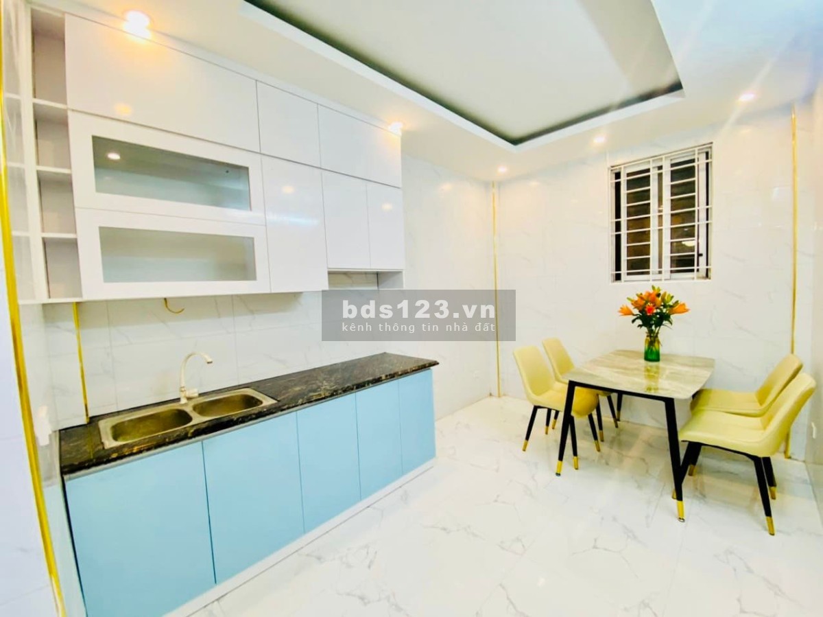 Bán nhà gấp phố Lê Trọng Tấn Hà Đông, nhà mới 5 tầng, giá hơn 8 tỷ.