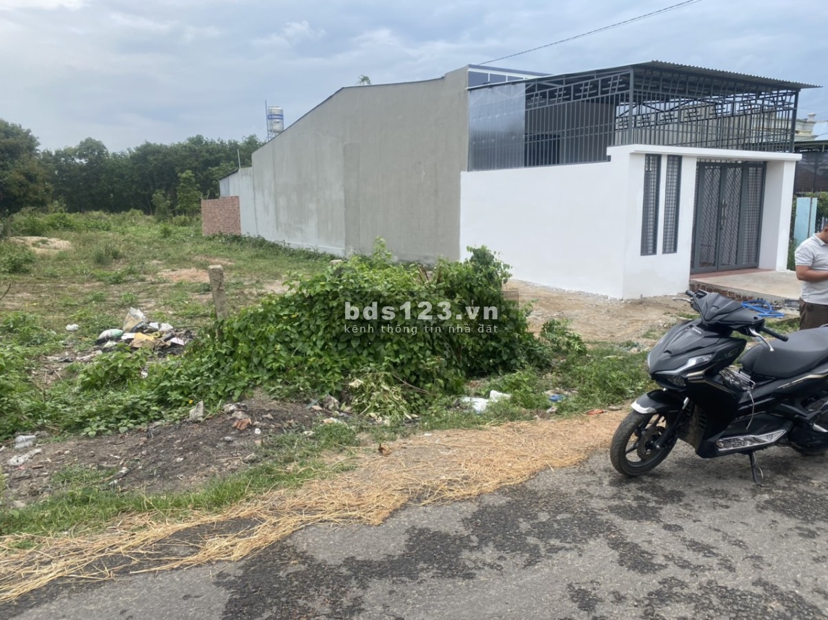 kẹt tiền bán gấp lô đất tại thôn hai xã đak cấm với giá siêu rẻ 0988865312