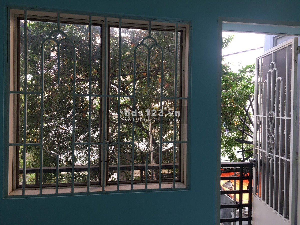 Cho thuê nhà hẻm 4m trên đường Huỳnh Thiện Lộc, phường Hòa Thạnh, quận Tân Phú