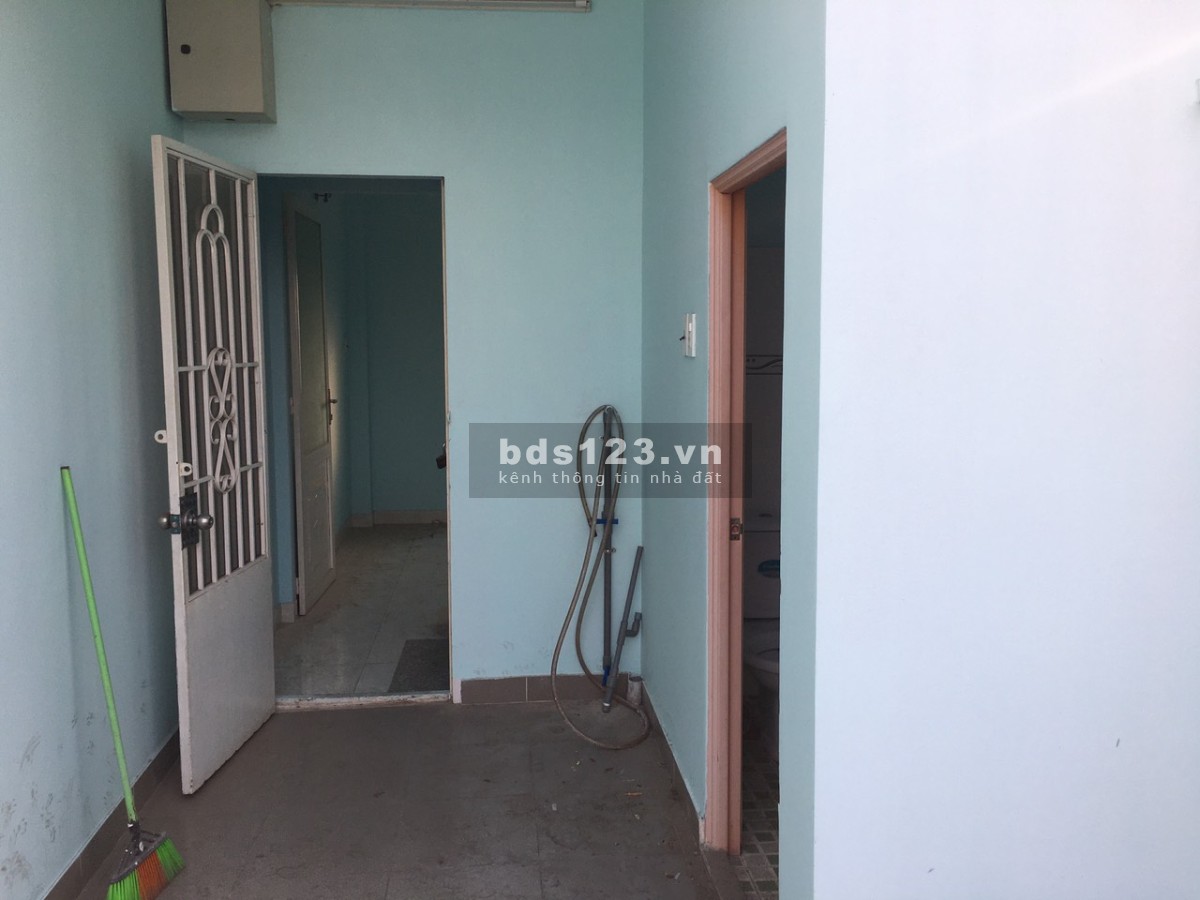 Cho thuê nhà hẻm 4m trên đường Huỳnh Thiện Lộc, phường Hòa Thạnh, quận Tân Phú