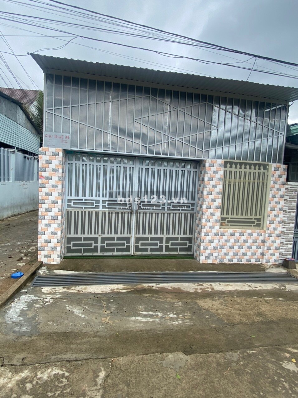Kẹt tiền cần bán gấp nhà cấp 4 150m2 full thổ cư trung tâm xã