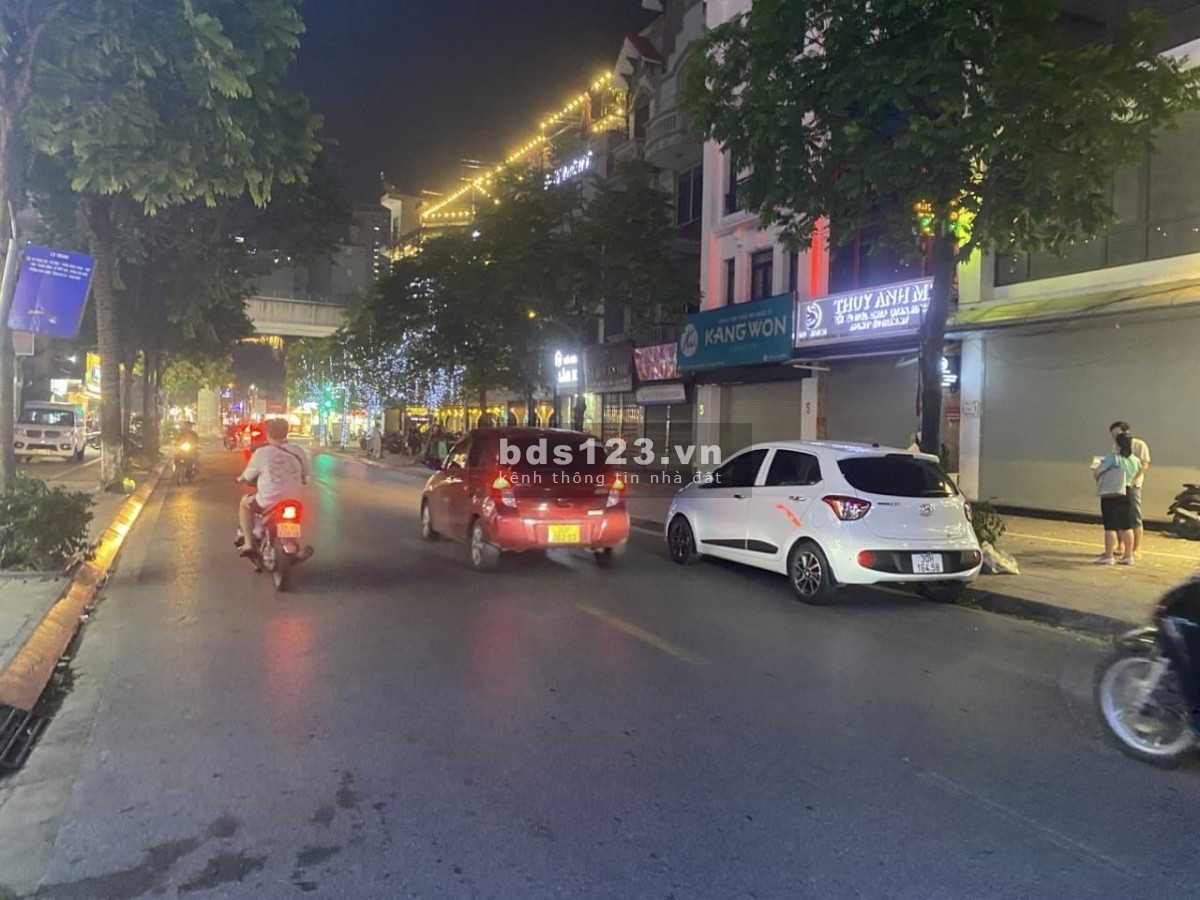 Mặt phố Trương Công Giai, Cầu Giấy. Vị trí Đẹp và Hiếm, KDoanh hay Xây Ở tuyệt vời. Dt 70m, MT 5,5m