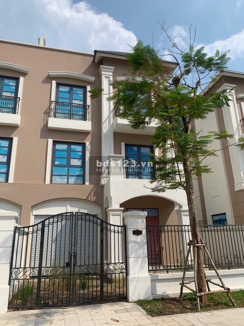 Bán biệt thự villas vinhomes view sen súng gần bến du thuyền glory