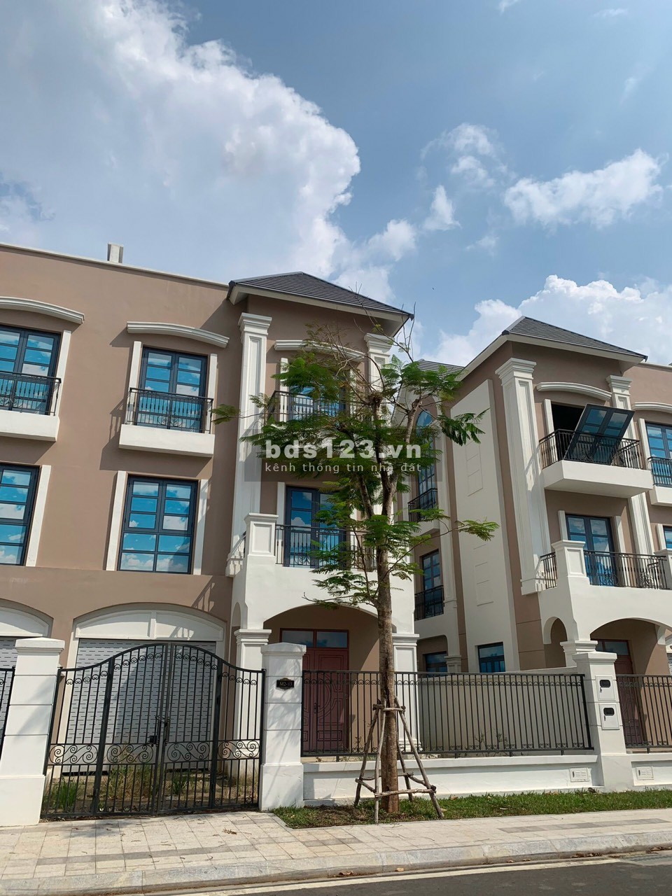 Bán biệt thự villas vinhomes view sen súng gần bến du thuyền glory