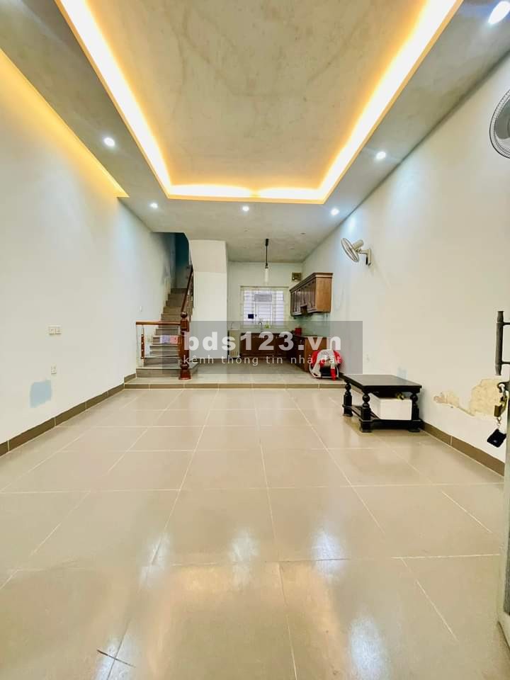 Bán nhà đep phố Nguyễn Viết Xuân, DT50m2, 4T, MT4.7m, 6tỷ9, dân trí cao.