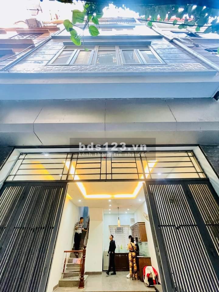 Bán nhà đep phố Nguyễn Viết Xuân, DT50m2, 4T, MT4.7m, 6tỷ9, dân trí cao.
