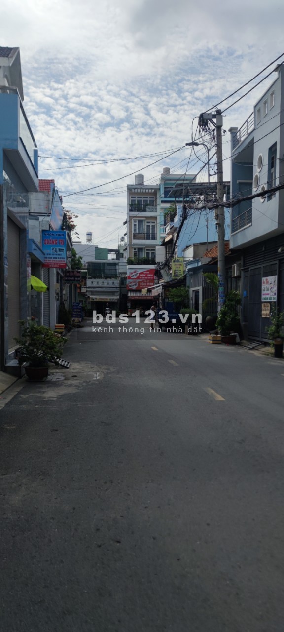 Nhà mặt tiền kinh doanh Hiệp Thành-q12, 32m2, 2 tầng, 2 pn, hẻm 6m, cách Lê Văn Khương 50m, 3,5 tỷ.