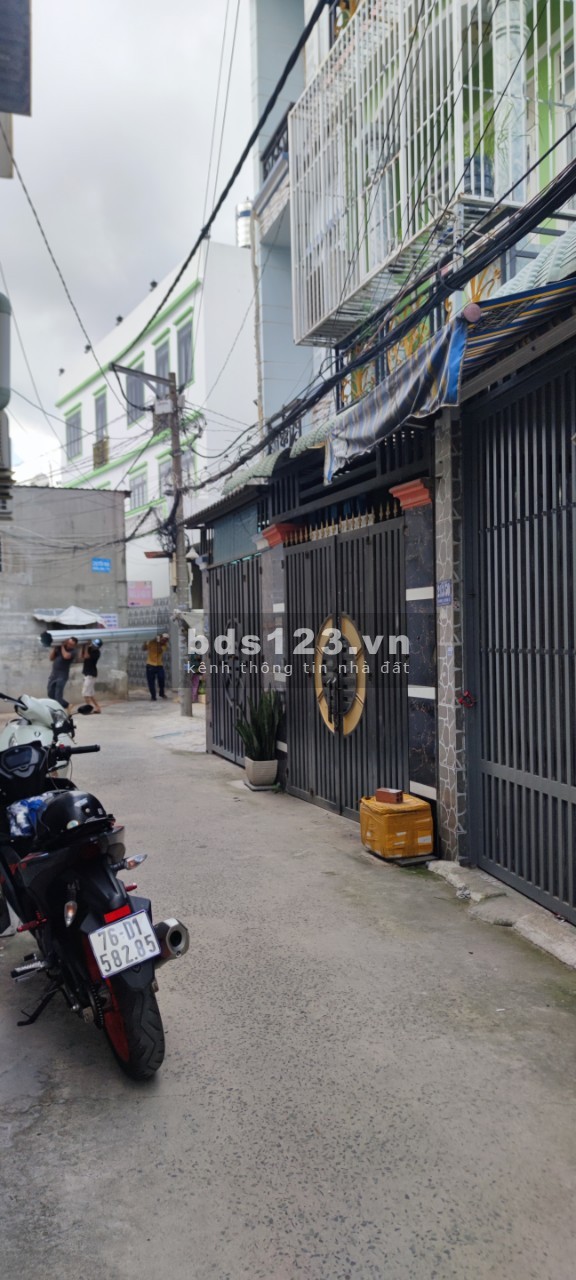 Bán nhà Lê Văn Khương q12, dt: 5.1x11.5, hẻm thông 3m, nhĩnh 3 tỷ.