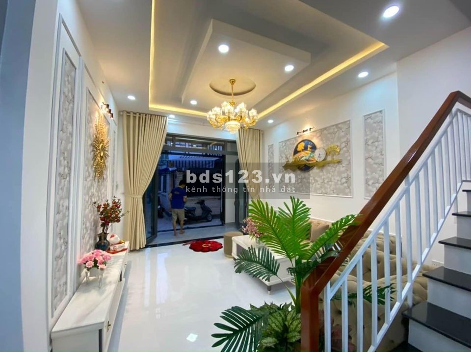 Bán nhà mới hoàn thiện, giấy tờ đầy đủ, 40m2, chính chủ, shr