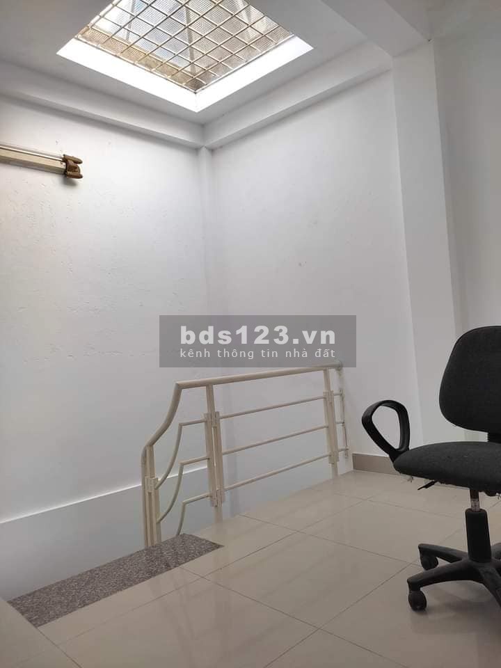 Bán nhà Khâm Thiên, Đống Đa 33m2, 4 tầng, mt 4.1m, giá 3.1 tỷ