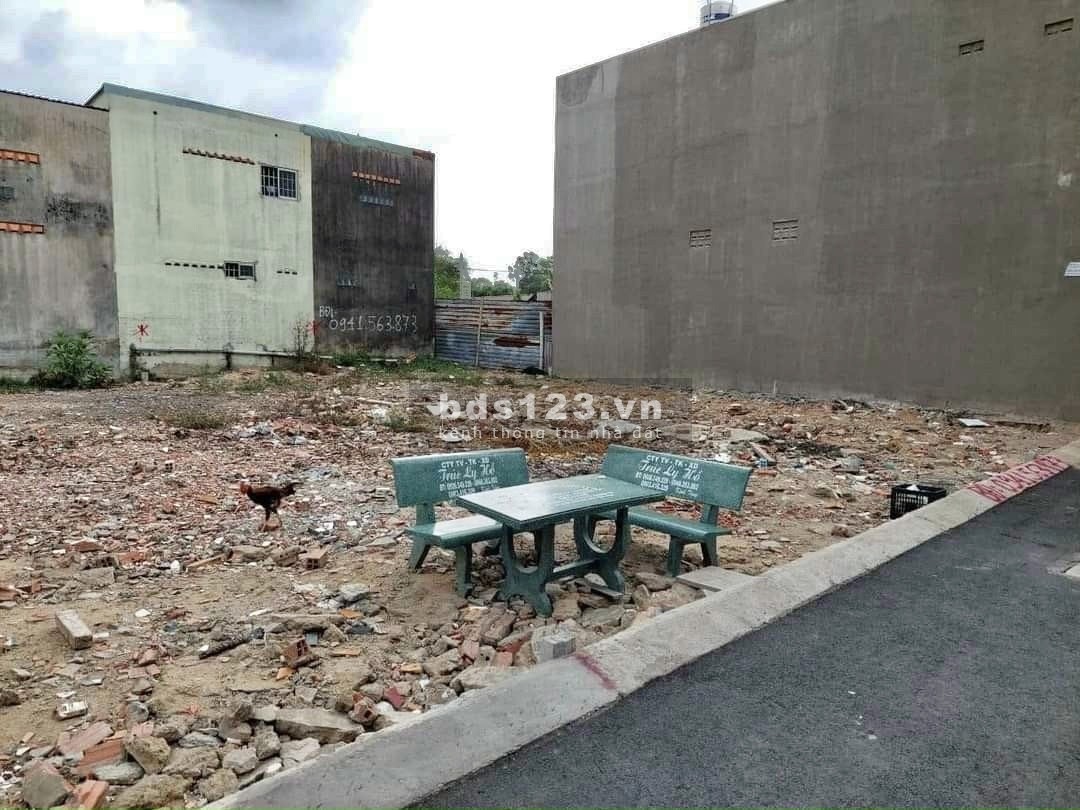 Chính chủ cần bán gấp lô vị trí đẹp đường Nguyễn Hữu Thọ, Quận 7, 72m2 gần ĐH Tôn Đức Thắng, SHR.