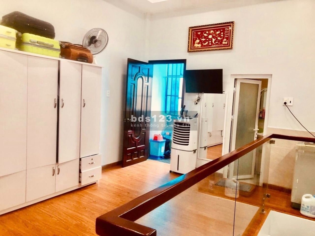 Bán nhà Âu Cơ, Tân Sơn Nhì, Tân Phú về đội của em nha với giá 4.3 tỷ (Thương lượng) là có ngay em ấy