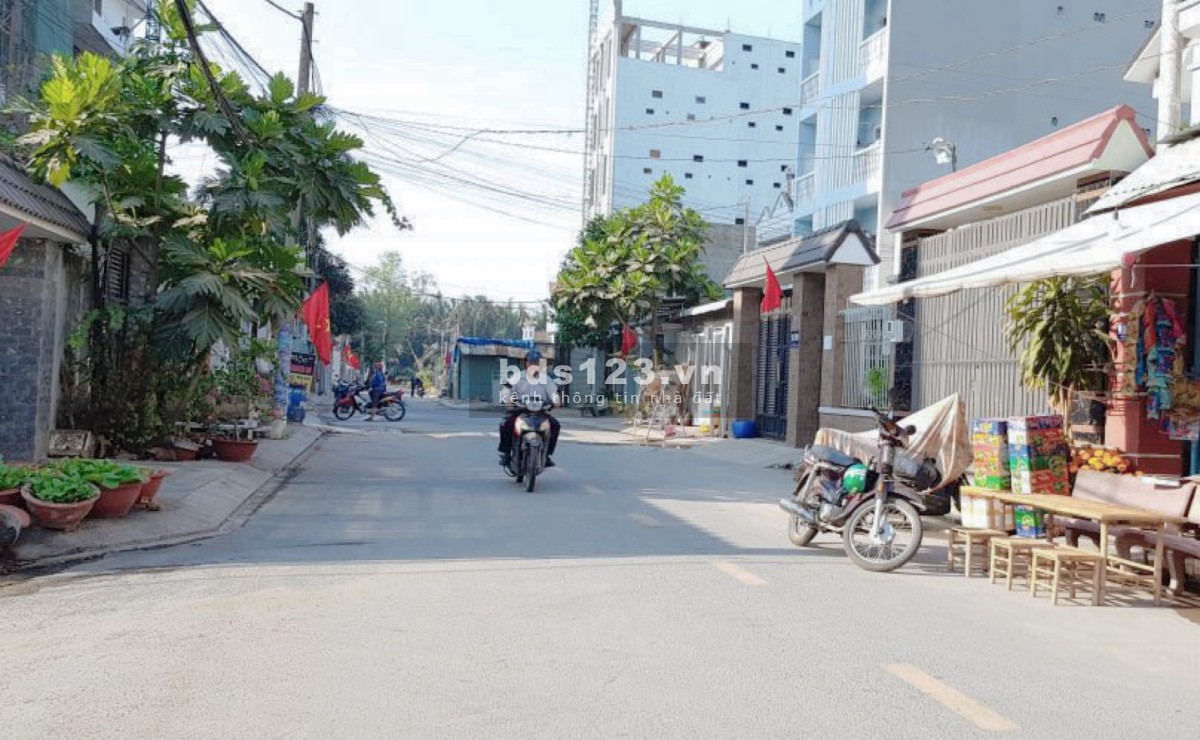 Siêu phẩm lô đất đẹp đường Nguyễn Bình, Nhà Bè, gần Chi cục thuế, 75m2, 1tỷ7, sổ riêng