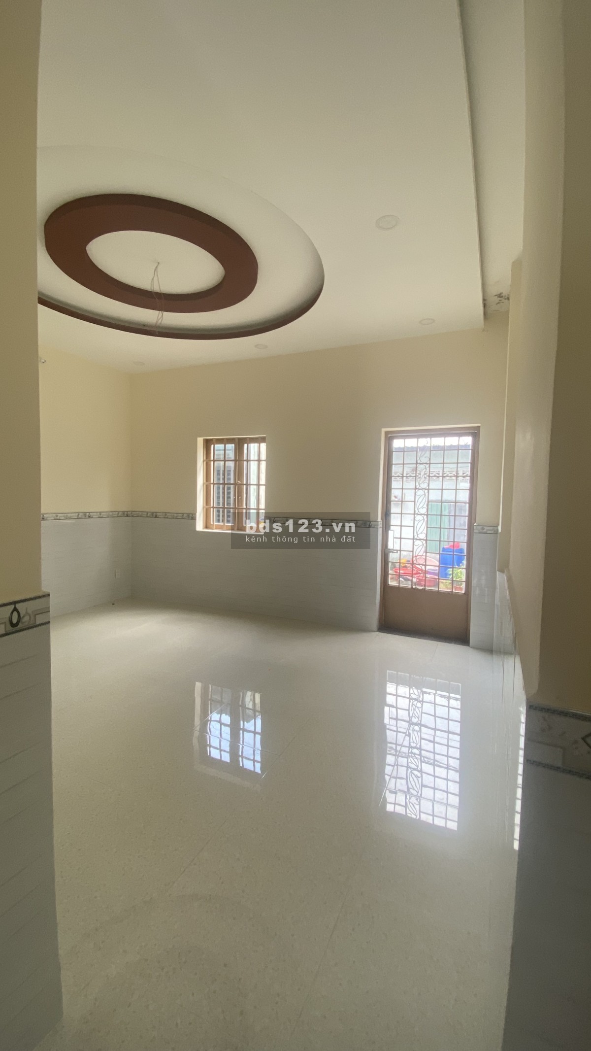 Bán nhà chính chủ 2 MT, 1 trệt 1 lầu, hẻm xe hơi