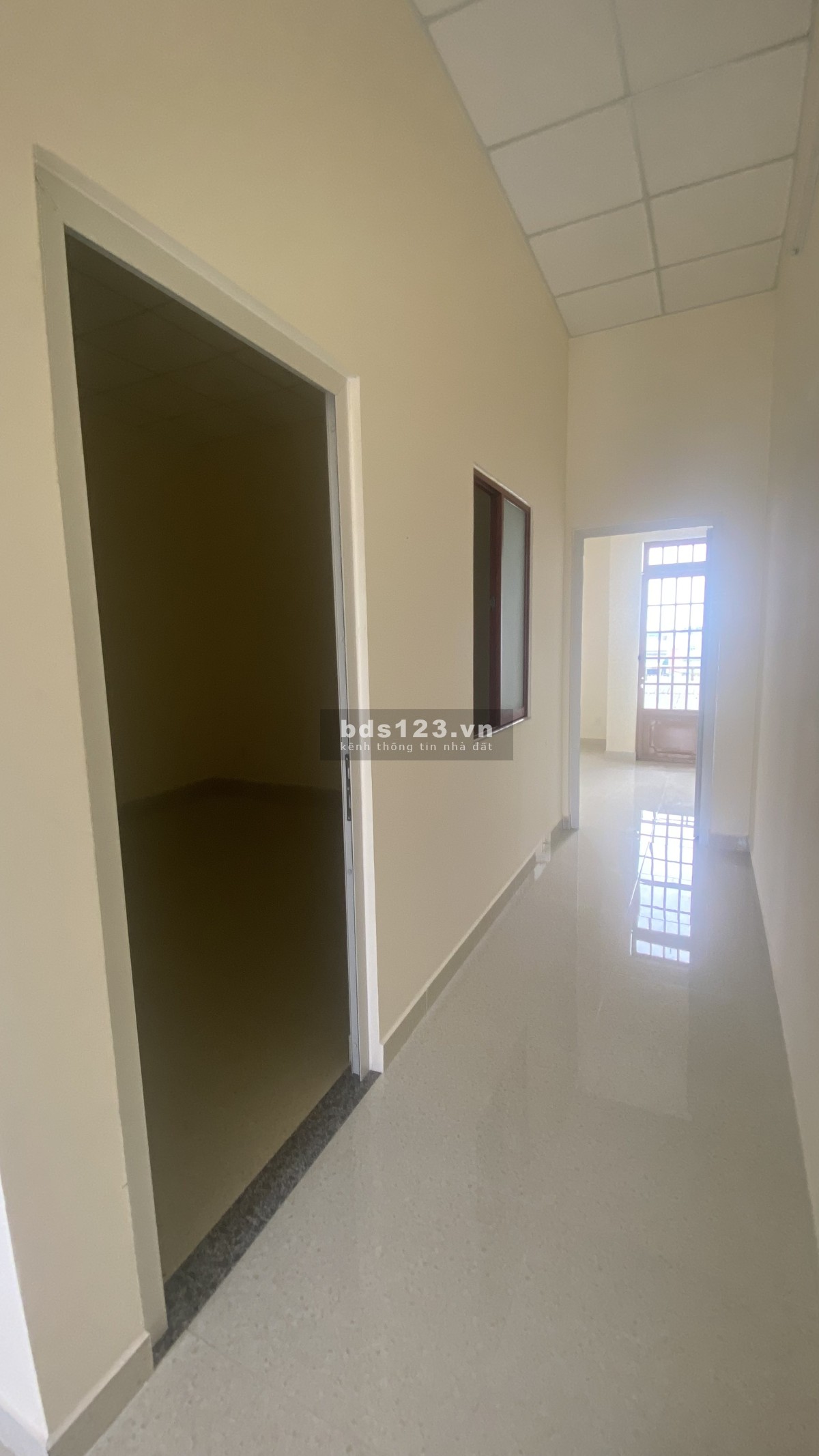 Bán nhà chính chủ 2 MT, 1 trệt 1 lầu, hẻm xe hơi