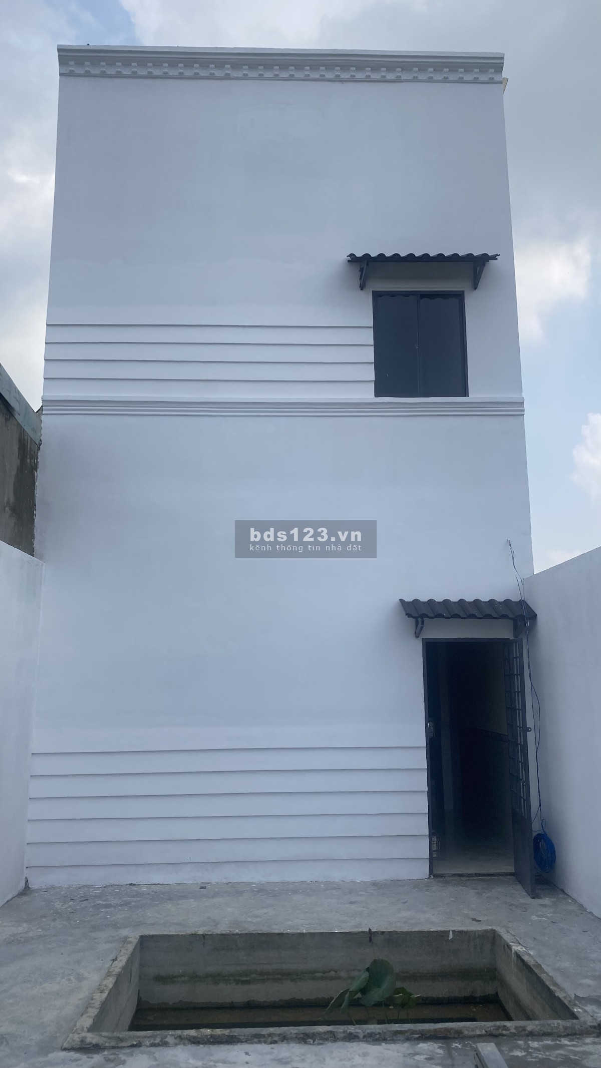 Bán nhà chính chủ 2 MT, 1 trệt 1 lầu, hẻm xe hơi