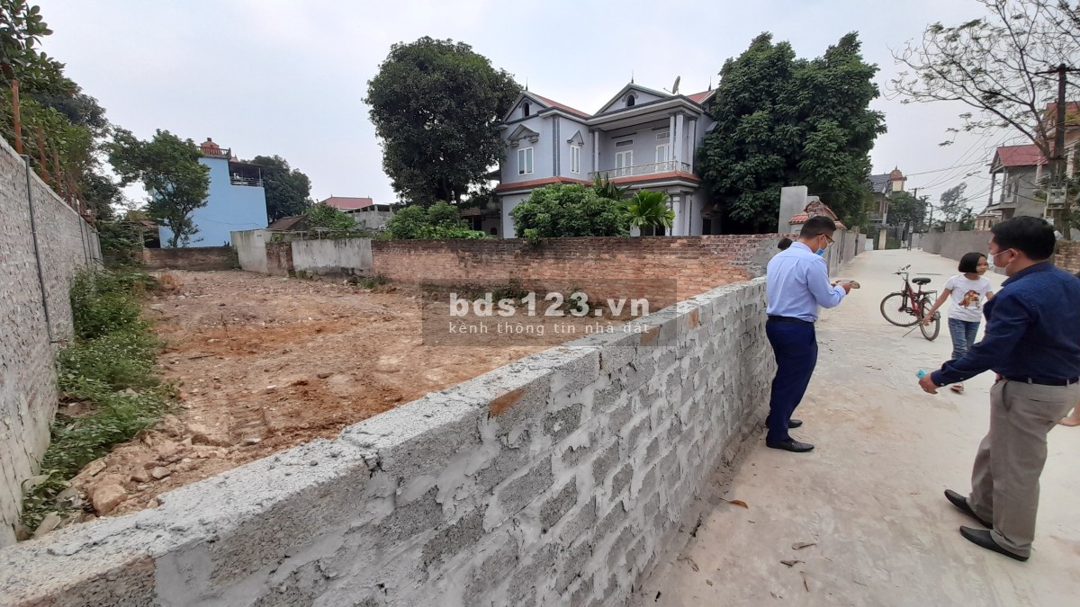 Ông chú chủ Nhà cần bán lô đất tại Thôn Đông, Đại Đồng, Danh Thắng, Hiệp Hoà, Bắc Giang.