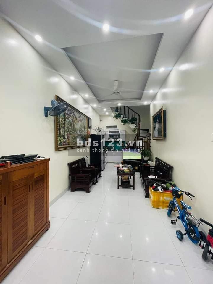 Bán nhà đẹp Tôn Đức Thắng, Đống Đa 34m2, 4 tầng, mt 3.3m, giá 4.45 tỷ.