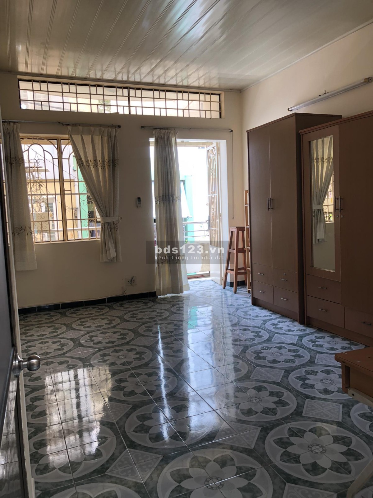 Cần cho thuê nhà hẻm 392 Cao Thắng Quận 10, ( Đối Diện hồ Kỳ Hòa )