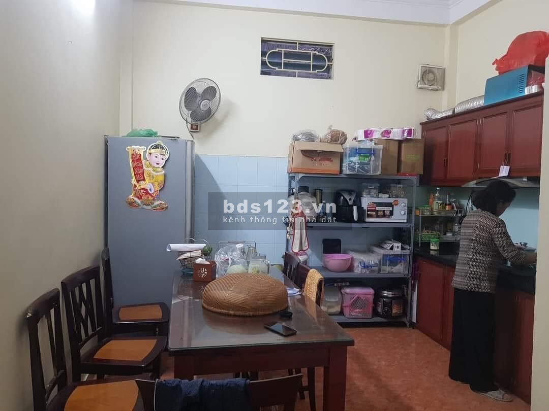 Gấp! Bán đất tặng nhà Hoa Bằng, Cầu Giấy 62m2 mặt tiền 5,3m
