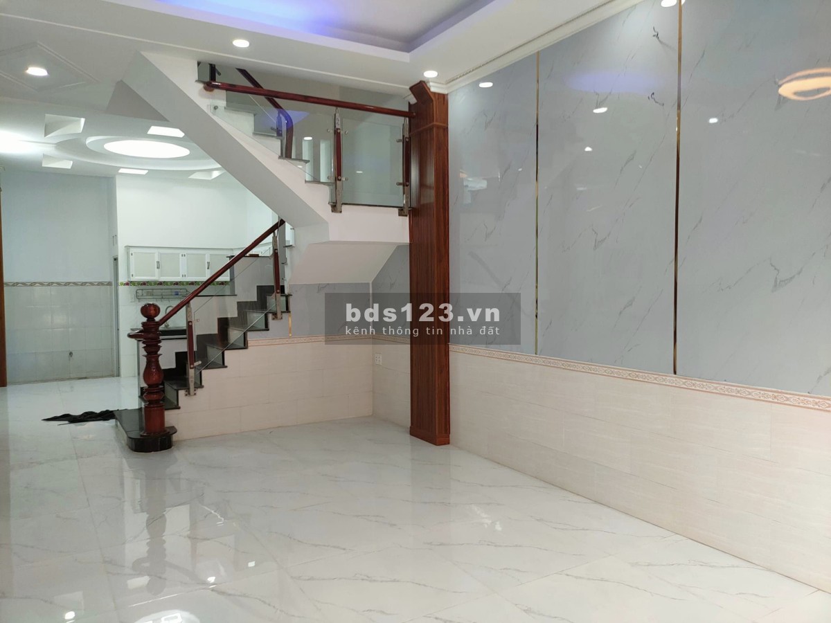 Bán nhà Bùi Văn Ngữ q12, dt: 4x17.8, 5 tầng, hẻm 6m, nhĩnh 4.5 tỷ