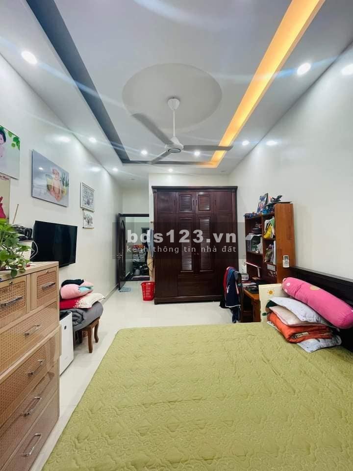 Bán nhà đẹp Tôn Đức Thắng, Đống Đa 34m2, 4 tầng, mt 3.3m, giá 4.45 tỷ.
