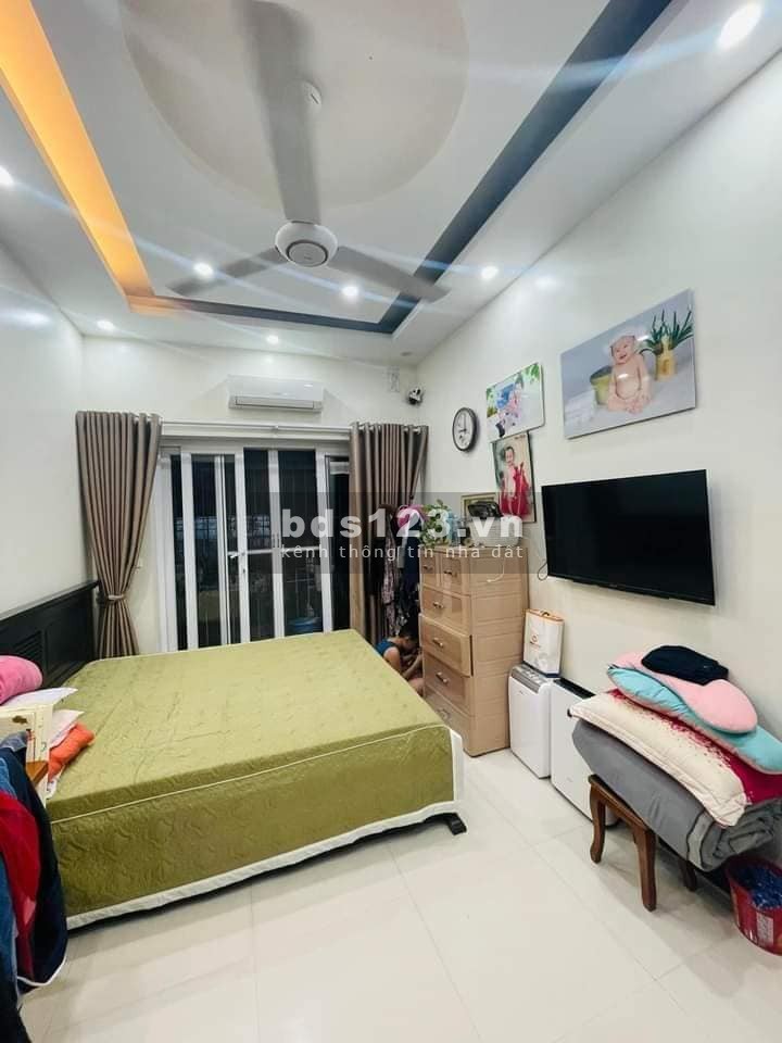 Bán nhà đẹp Tôn Đức Thắng, Đống Đa 34m2, 4 tầng, mt 3.3m, giá 4.45 tỷ.