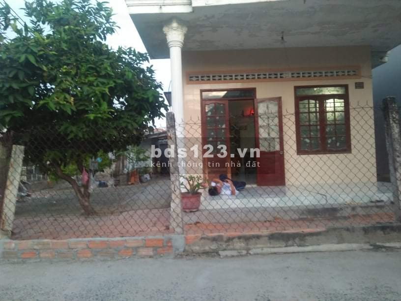 Cần bán đất (tặng kèm nhà) sổ hồng riêng, tại Khu phố 2, Liên Hương