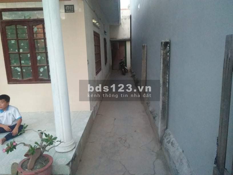 Cần bán đất (tặng kèm nhà) sổ hồng riêng, tại Khu phố 2, Liên Hương