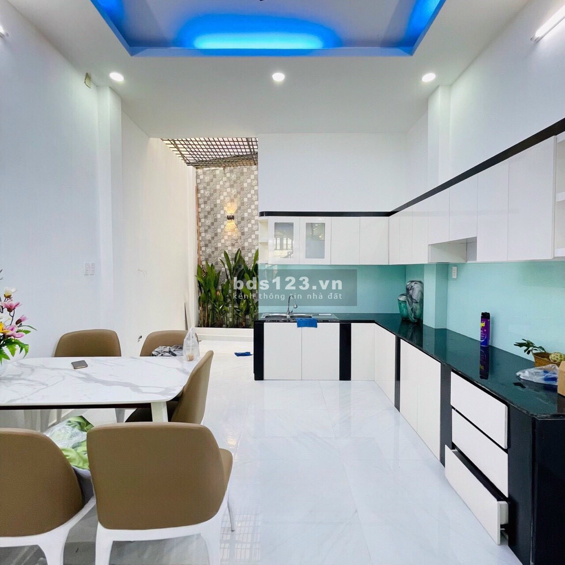 Nhà HXH Gò Vấp Đường 51 P.14 5ty7 TL nhà đẹp nhất khu vực GV nội thất đầy đủ.