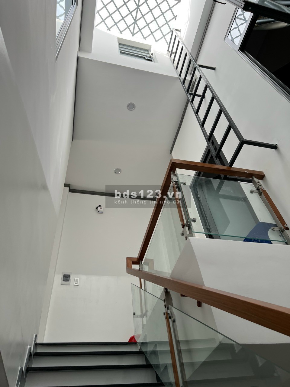 Bán nhà 1 trệt 1 lầu mới đẹp P.TÂN HIỆP đường oto thông, chốt 3 tỷ