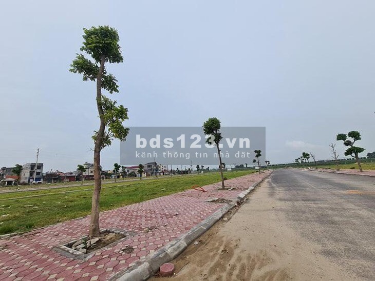 Chính chủ cần bán lô đất Nguyễn Văn Tạo H. Nhà Bè, sổ riêng 80m2, 1ty6, chợ Bà Chồi LH 0909 856 907