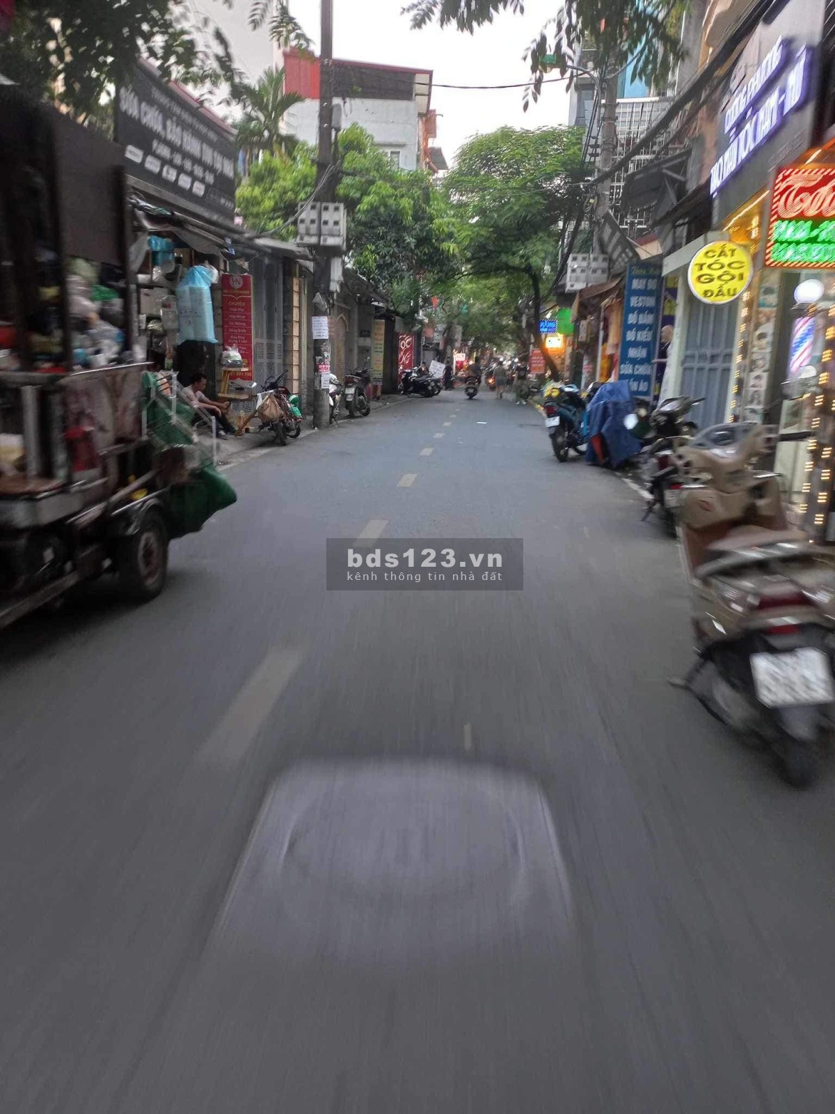 Bán nhà PHÚC DIỄN 33m2 oto tránh