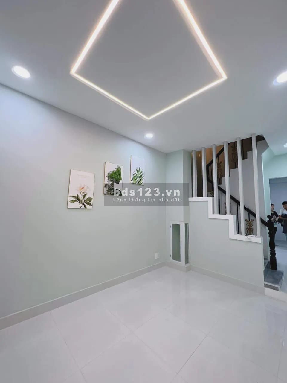 Bán nhà hàng vip Nguyễn Thiện Thuật 5.9 tỷ phường 3, quận 3. 3 lầu mới đẹp