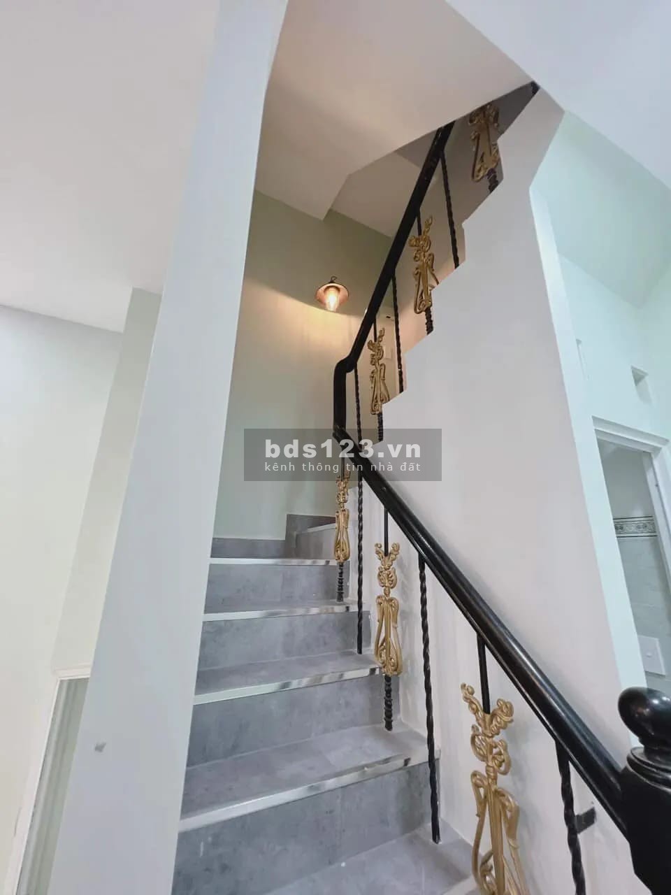 Bán nhà hàng vip Nguyễn Thiện Thuật 5.9 tỷ phường 3, quận 3. 3 lầu mới đẹp