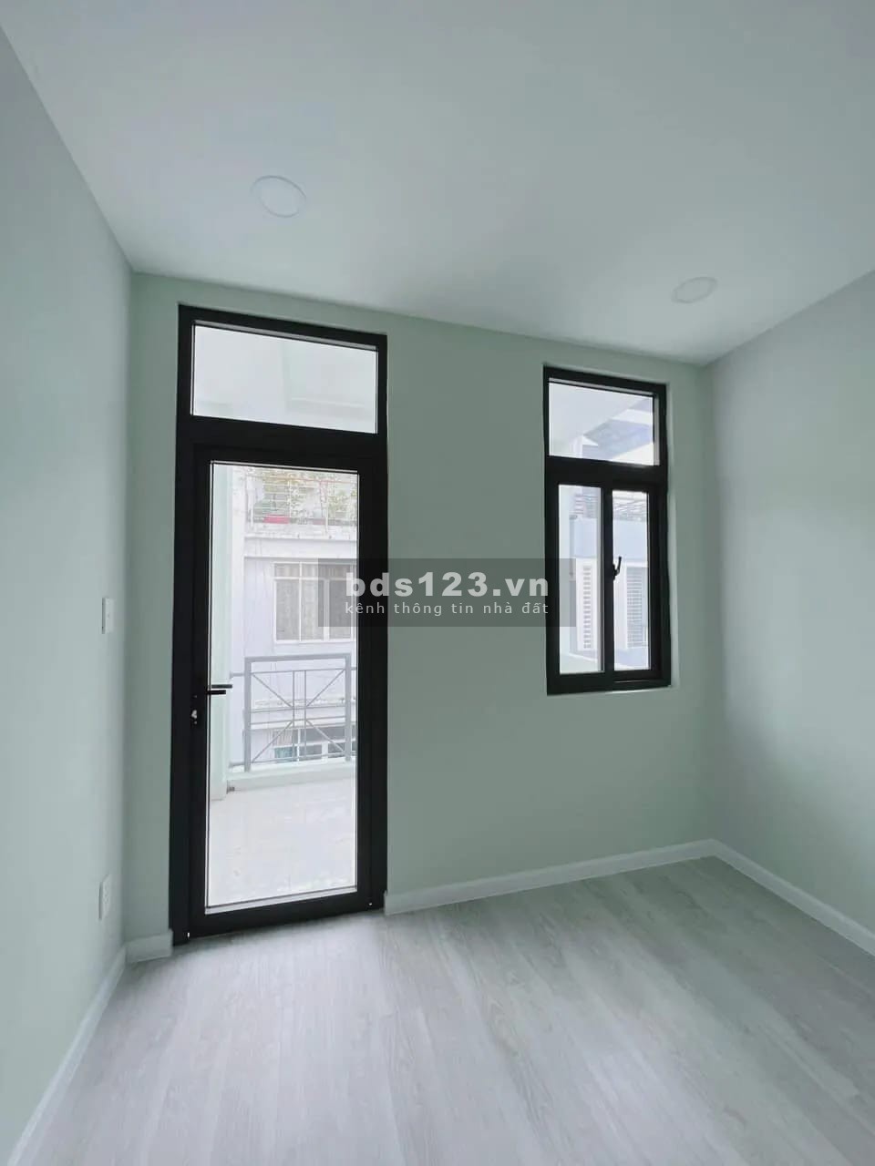 Bán nhà hàng vip Nguyễn Thiện Thuật 5.9 tỷ phường 3, quận 3. 3 lầu mới đẹp