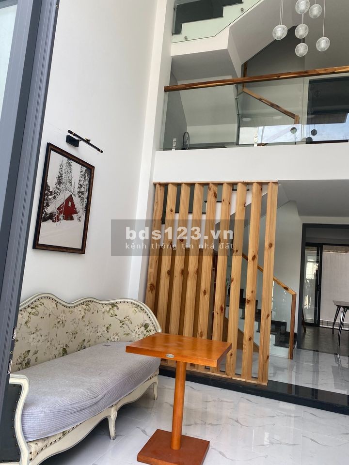 Nhà bán chính chủ đang ở, đúc 5T, 140m², giá 6.2 tỷ