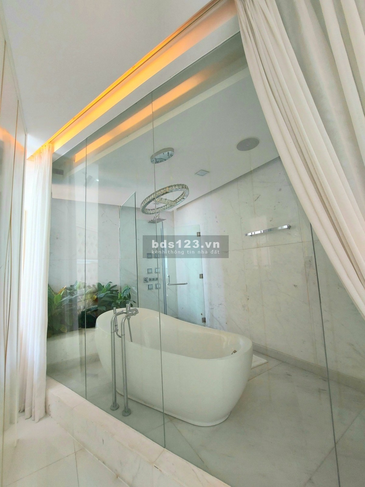 Bán căn Penthouse Sunrise City, Nguyễn Hữu Thọ, Q7, đối diện siêu thị Lotte Mart (gần Phú Mỹ Hưng).
