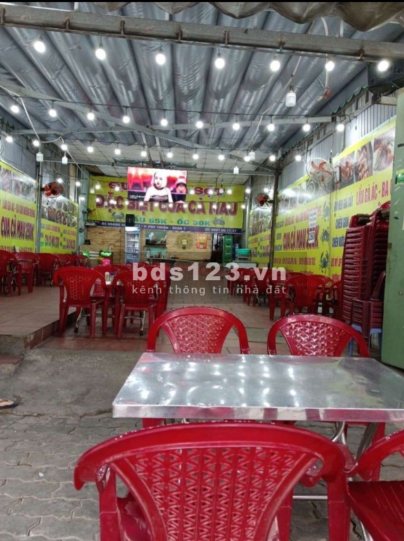Cho thuê mặt bằng 280m2 mặt tiền đường Hoàng Quốc Việt, Q7