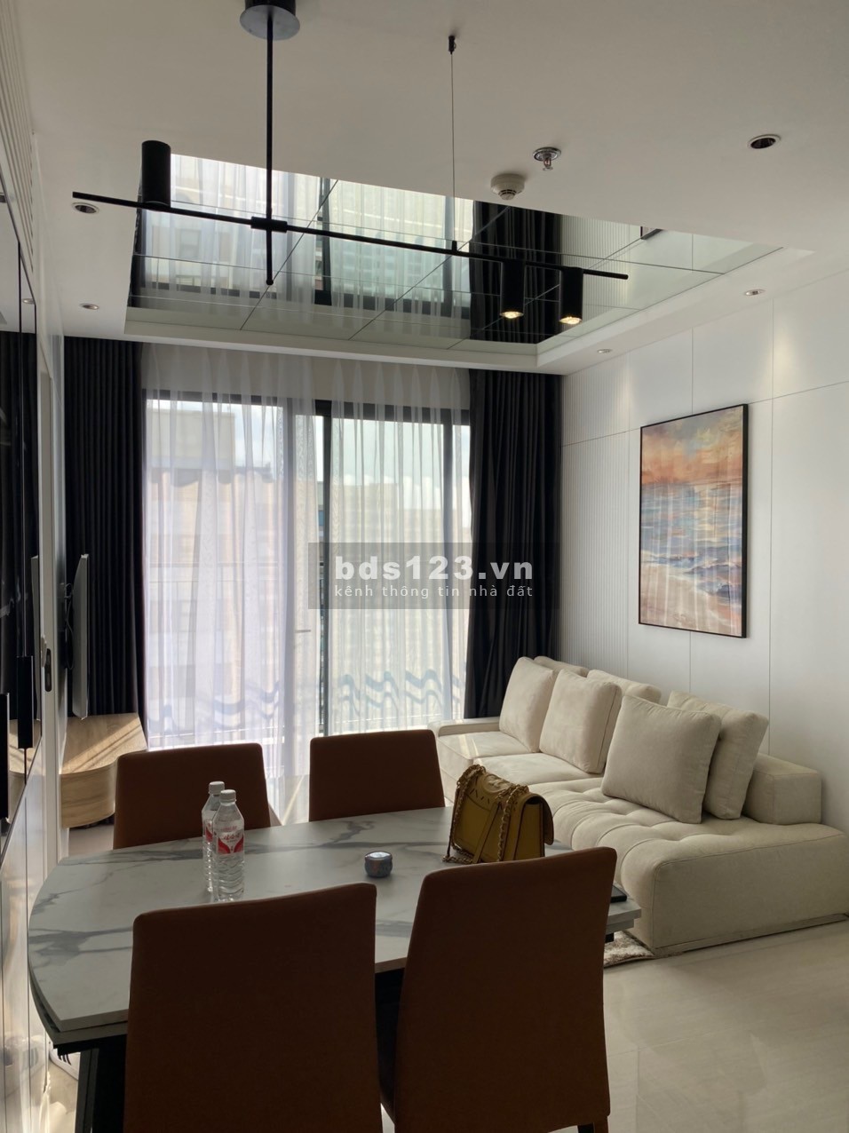 Cho thuê căn hộ 2N2VS góc 70m2 full đồ nội thất cao cấp cực đẹp giá vinhomes gia lâm