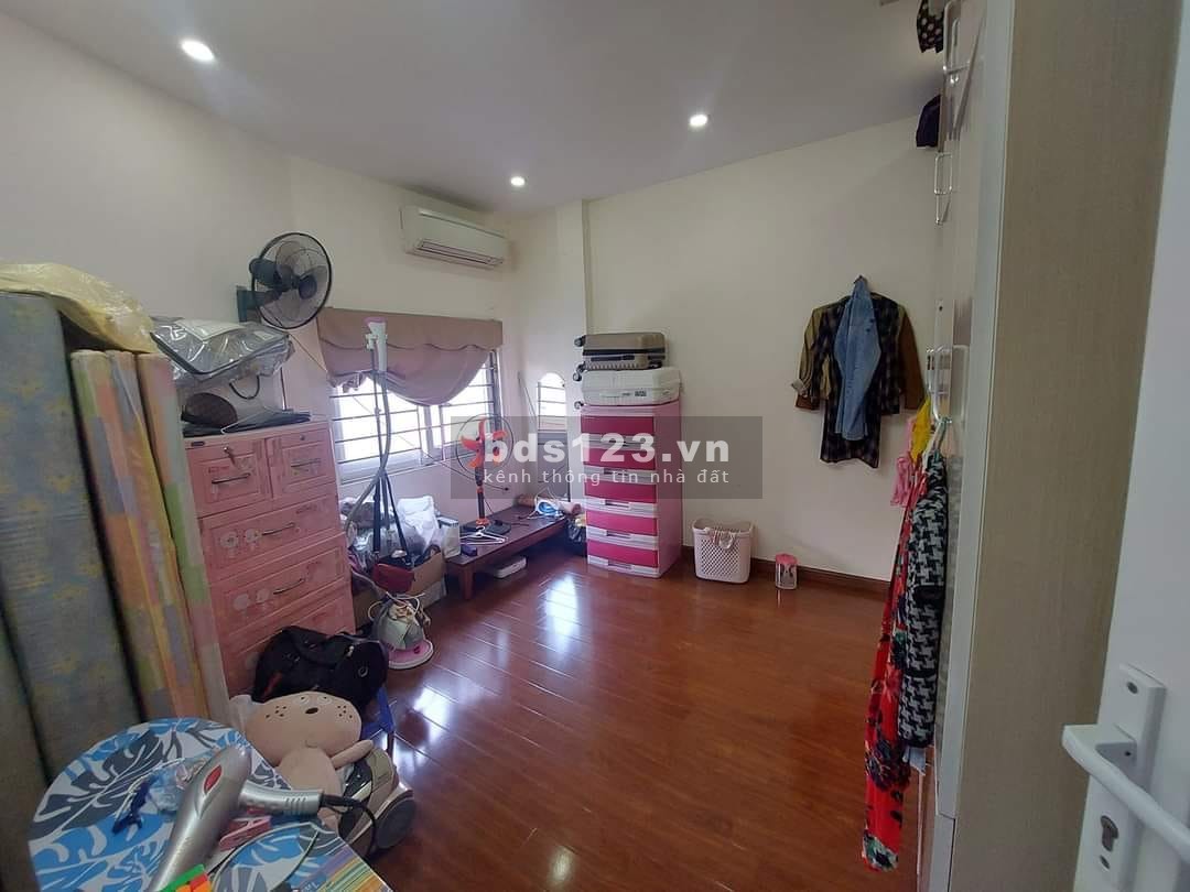 Lô góc, oto tránh, ngõ thông kinh doanh sầm uất - Dịch Vọng Hậu, 2 mặt view thoáng vĩnh viễn