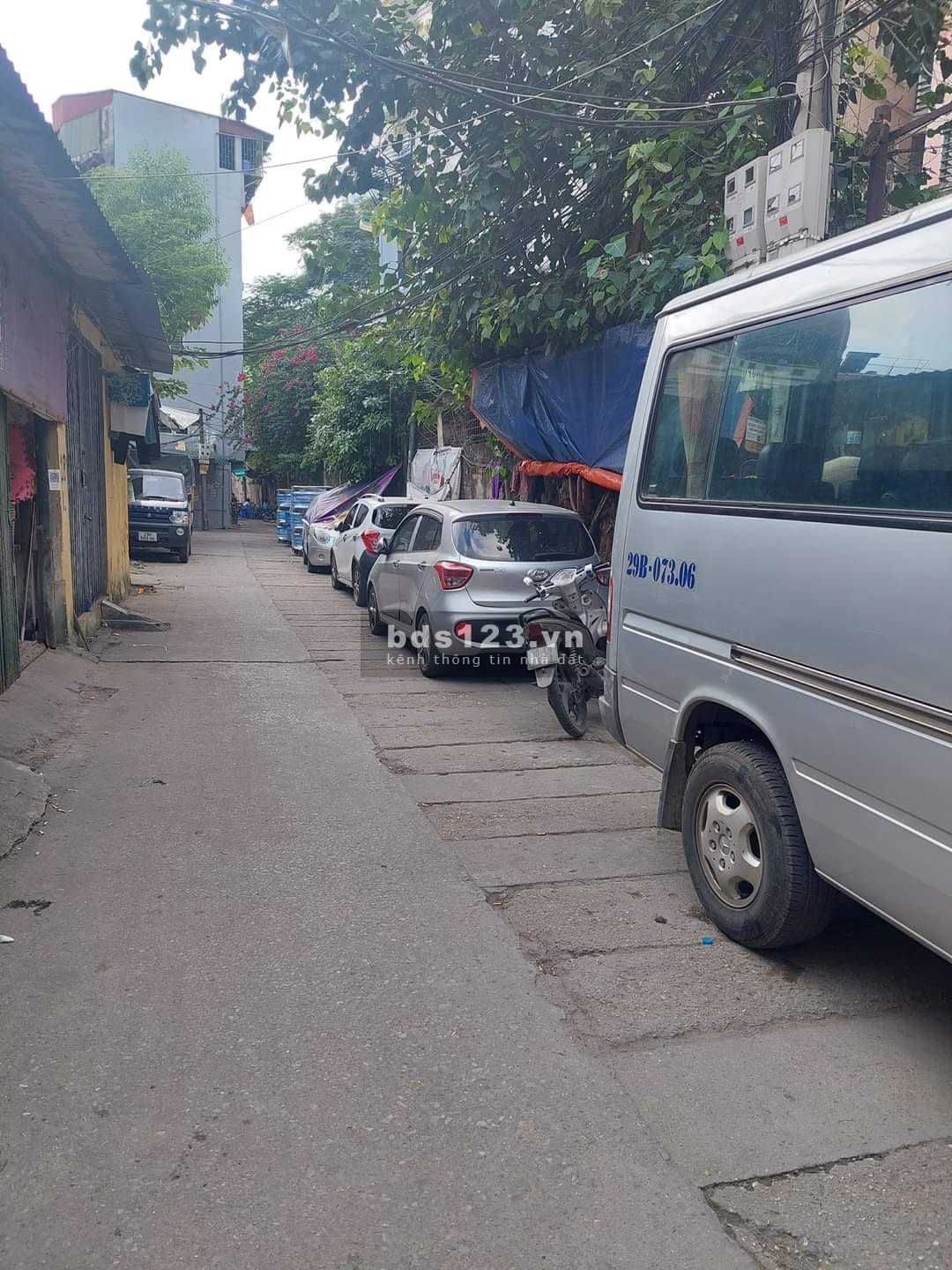 Lô góc, oto tránh, ngõ thông kinh doanh sầm uất - Dịch Vọng Hậu, 2 mặt view thoáng vĩnh viễn